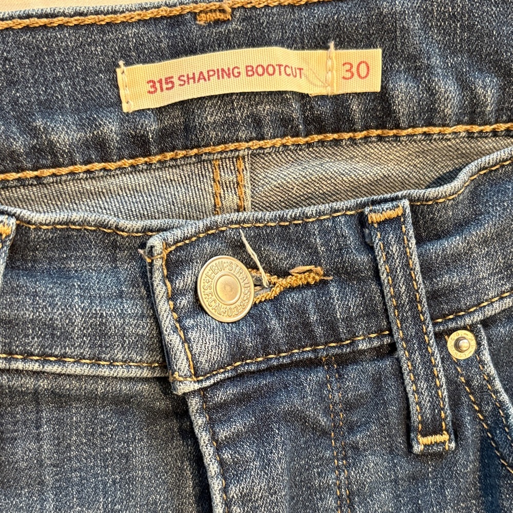 Levi 315 Shaping Bootcut Jeans for Women - Picture 2 of 7